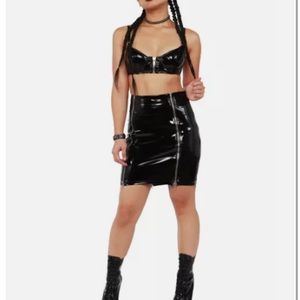 LIMITED TIME PRICE DROP 24HRS LIP SERVICE VINYL CLASSICS ZIP SKIRT M